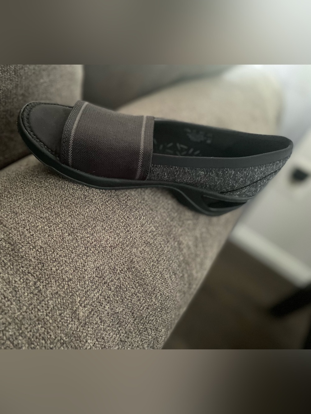 Bzees Women’s Black Slip-On Stretch